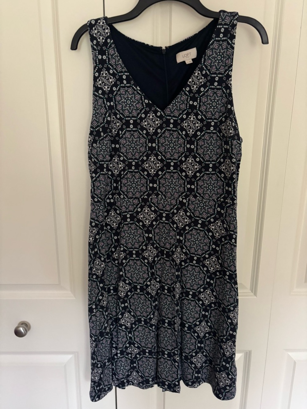 Women’s Loft a line v neck sleeveless navy “throw on” dress sz 10